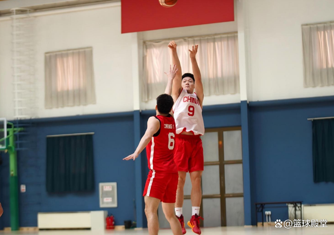 篮球职业赛季即将开始，球队备战紧张